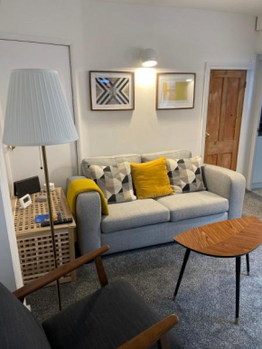 Canterbury 2 bed Holiday Home Sleeps 6